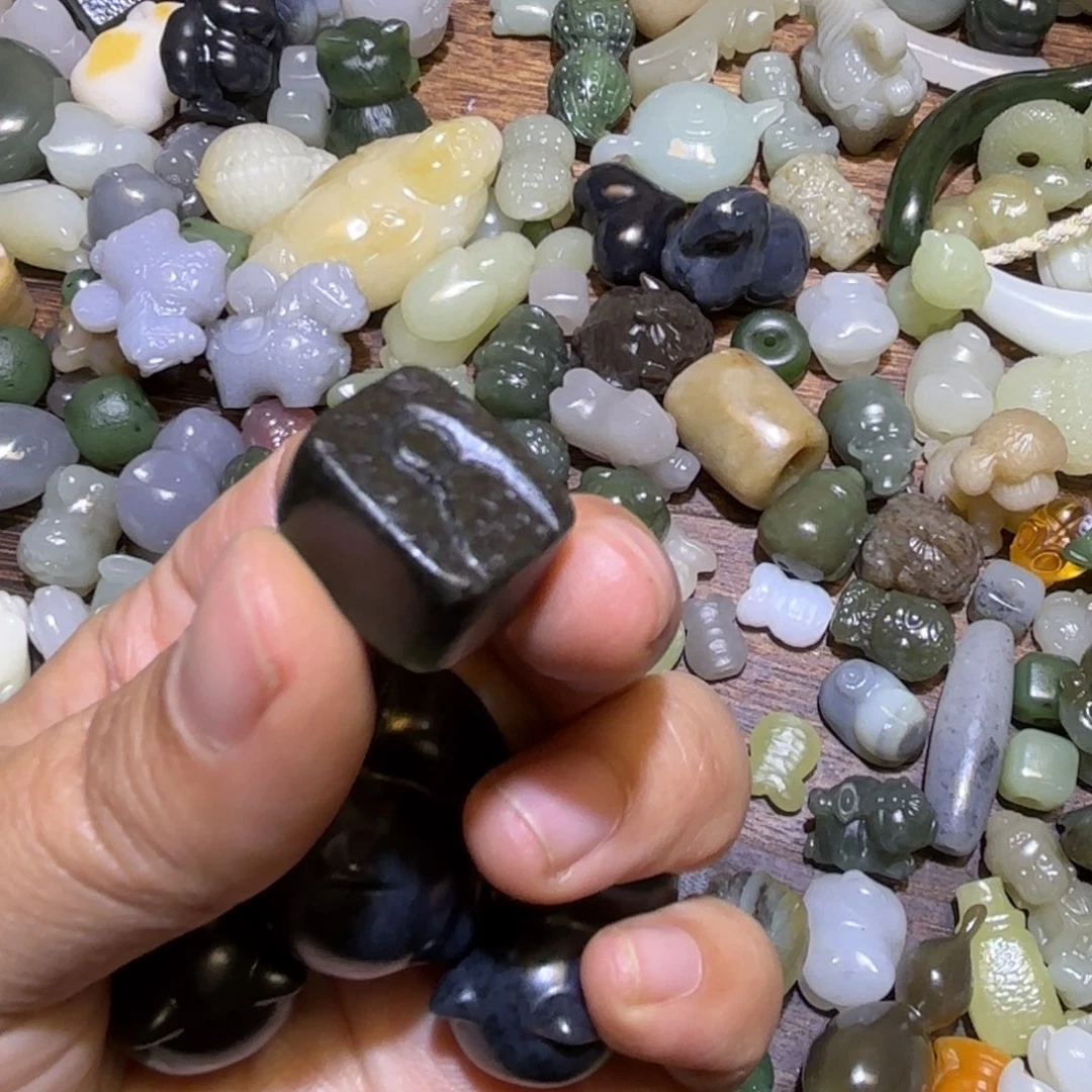 木***子和田玉未镶嵌珠宝半成品