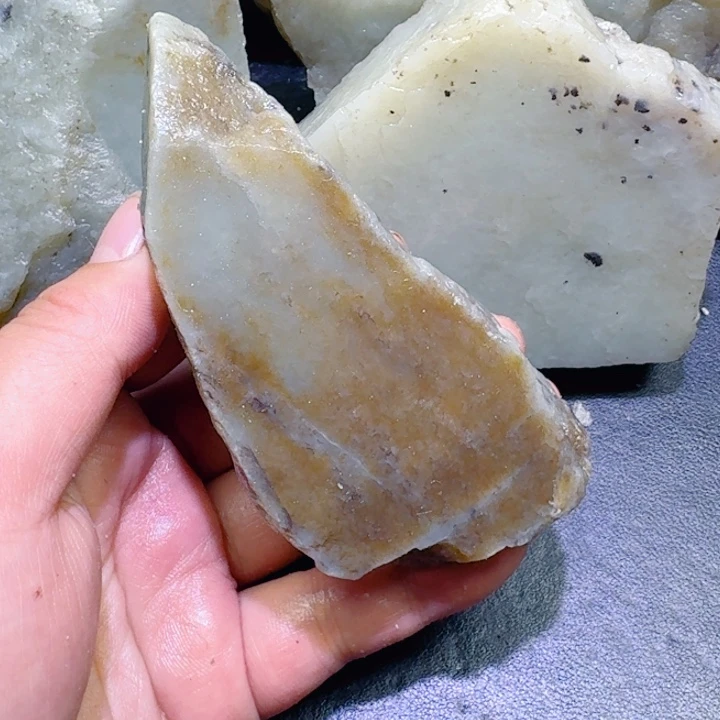 和田玉未镶嵌珠宝半成品