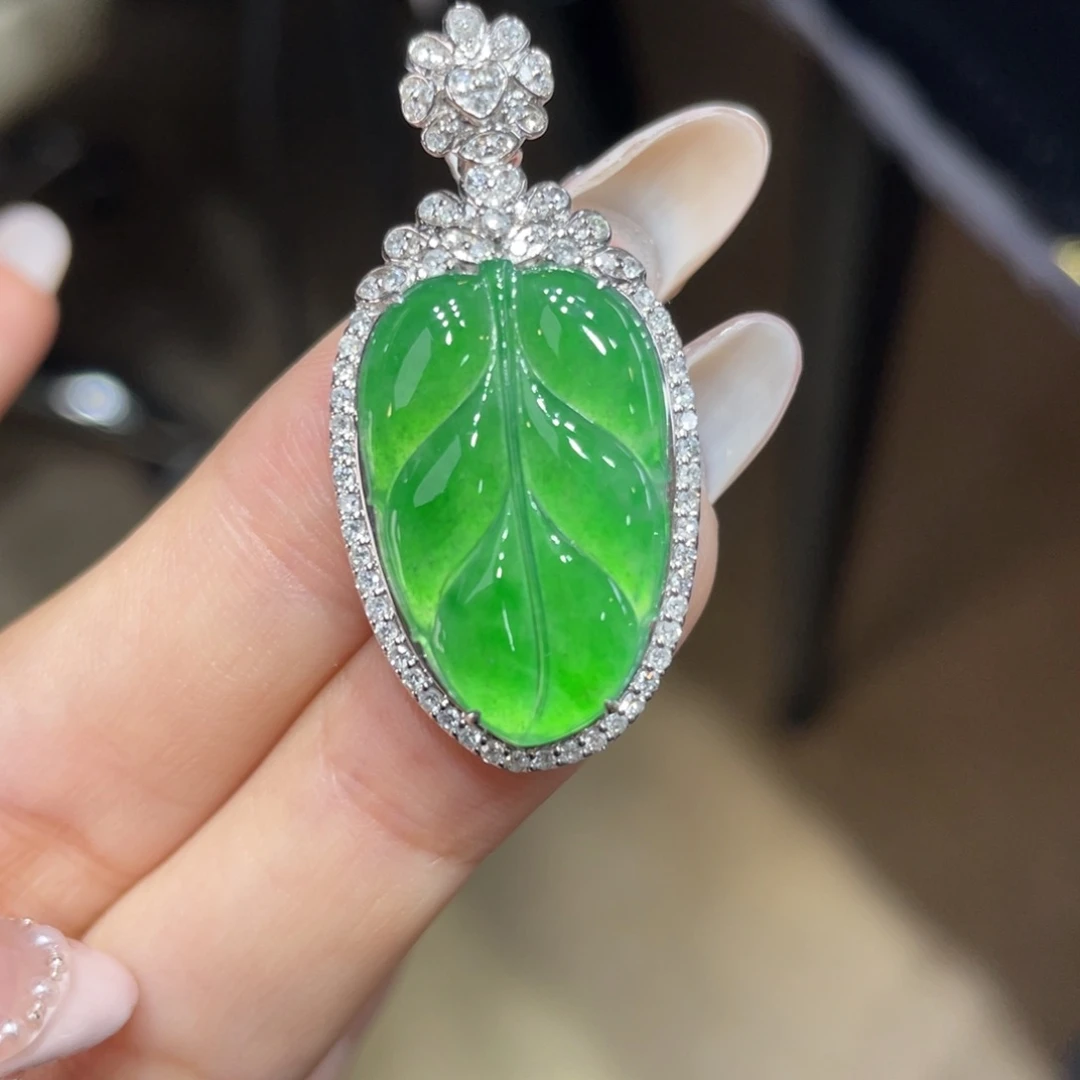 翡翠颈饰18K金镶嵌天然缅甸翡翠a货