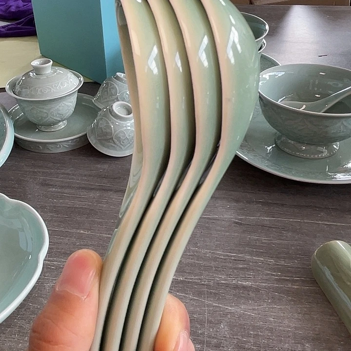 瓷橄榄绿勺子 4 只