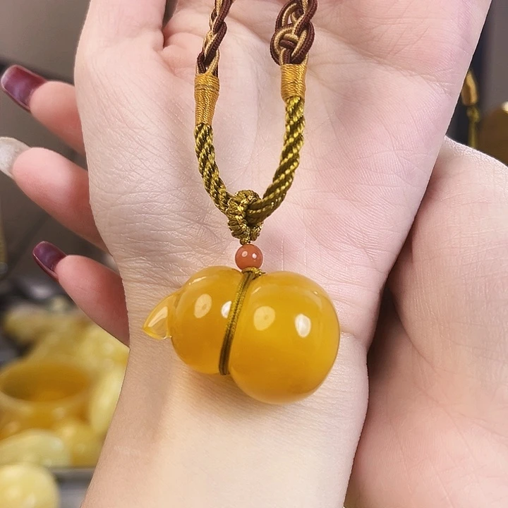 裸石琥珀未镶嵌8.3g葫芦俄料