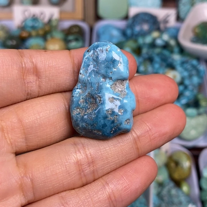 绿松石未镶嵌颈饰