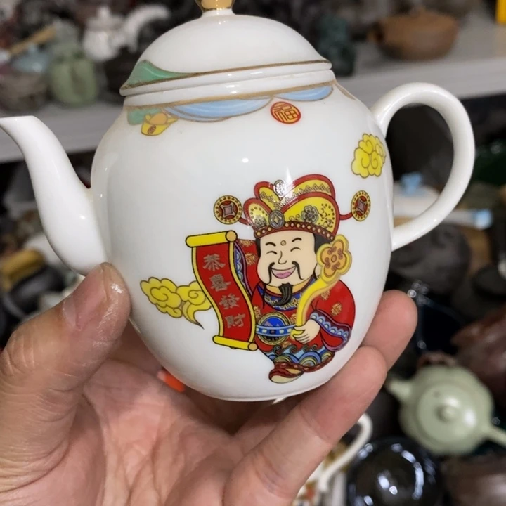 陶瓷艺术品及陶瓷壶