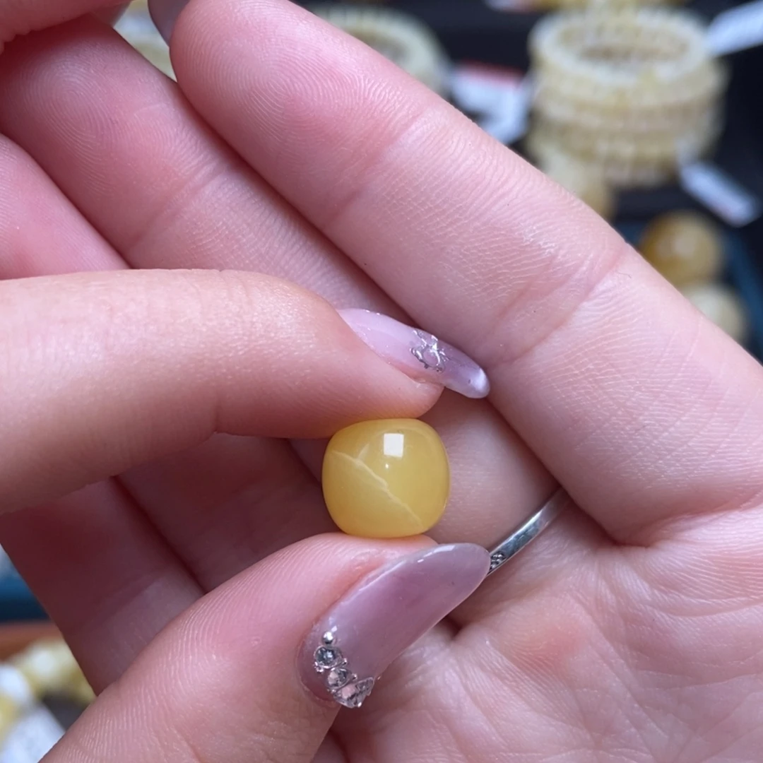 蜜蜡未镶嵌珠宝奇石10*9mm