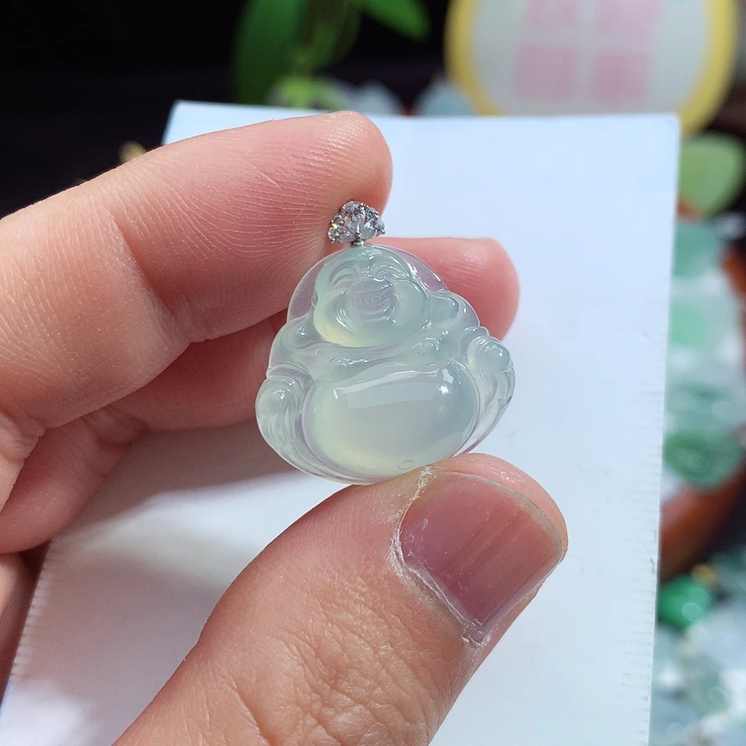 翡翠未镶嵌颈饰佛公