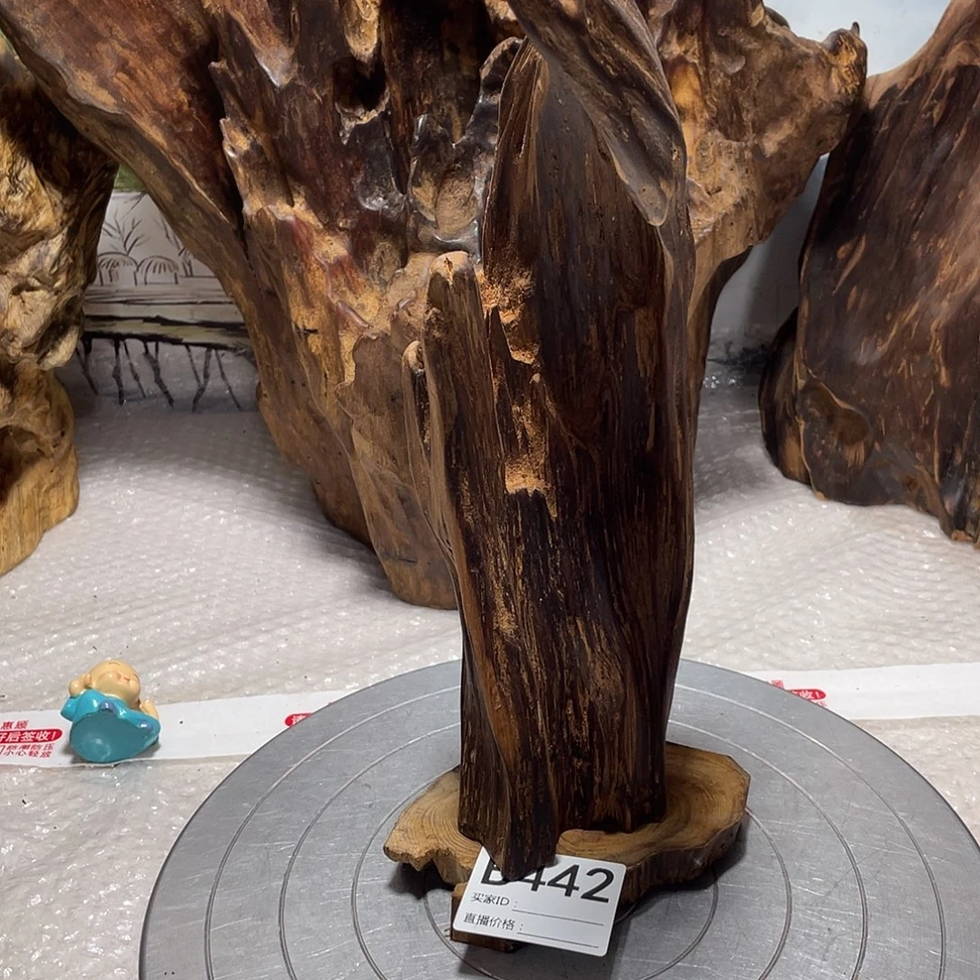 甜***爸玉木（非红木类）土沉香香木摆件