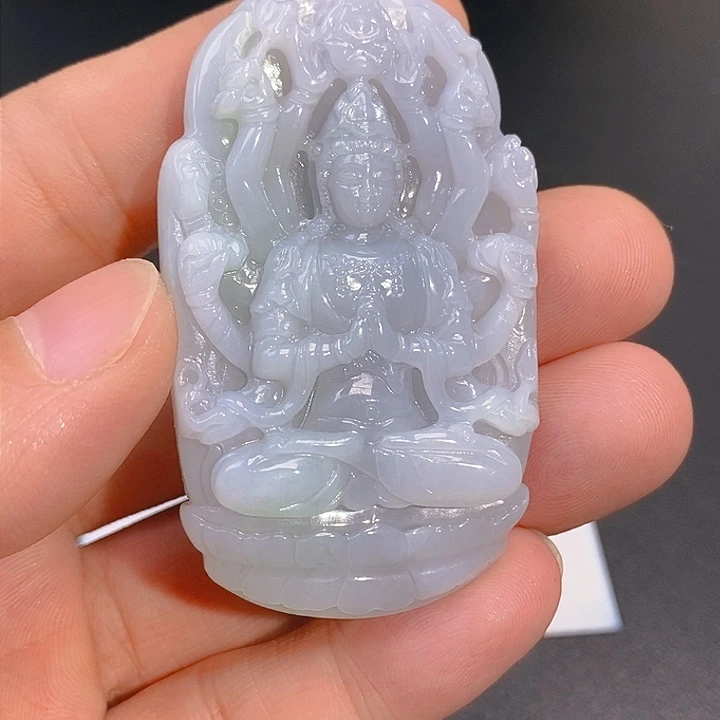 颈饰未镶嵌翡翠千手观音
