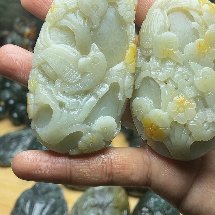 前***生和田玉未镶嵌挂件