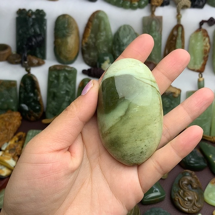 岫岩河磨玉（透闪石质玉）未镶嵌把件