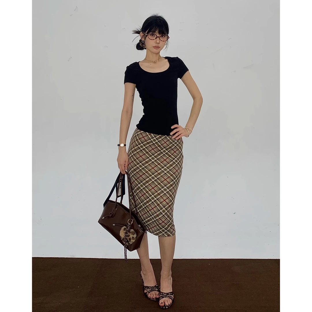 复古咖色格纹包臀半身裙女夏季新款格子气质姐系miu风高腰a字裙子