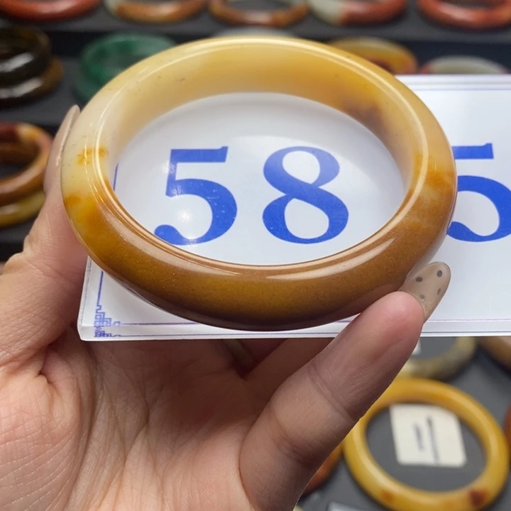 石英质玉（黄龙玉）手镯未镶嵌