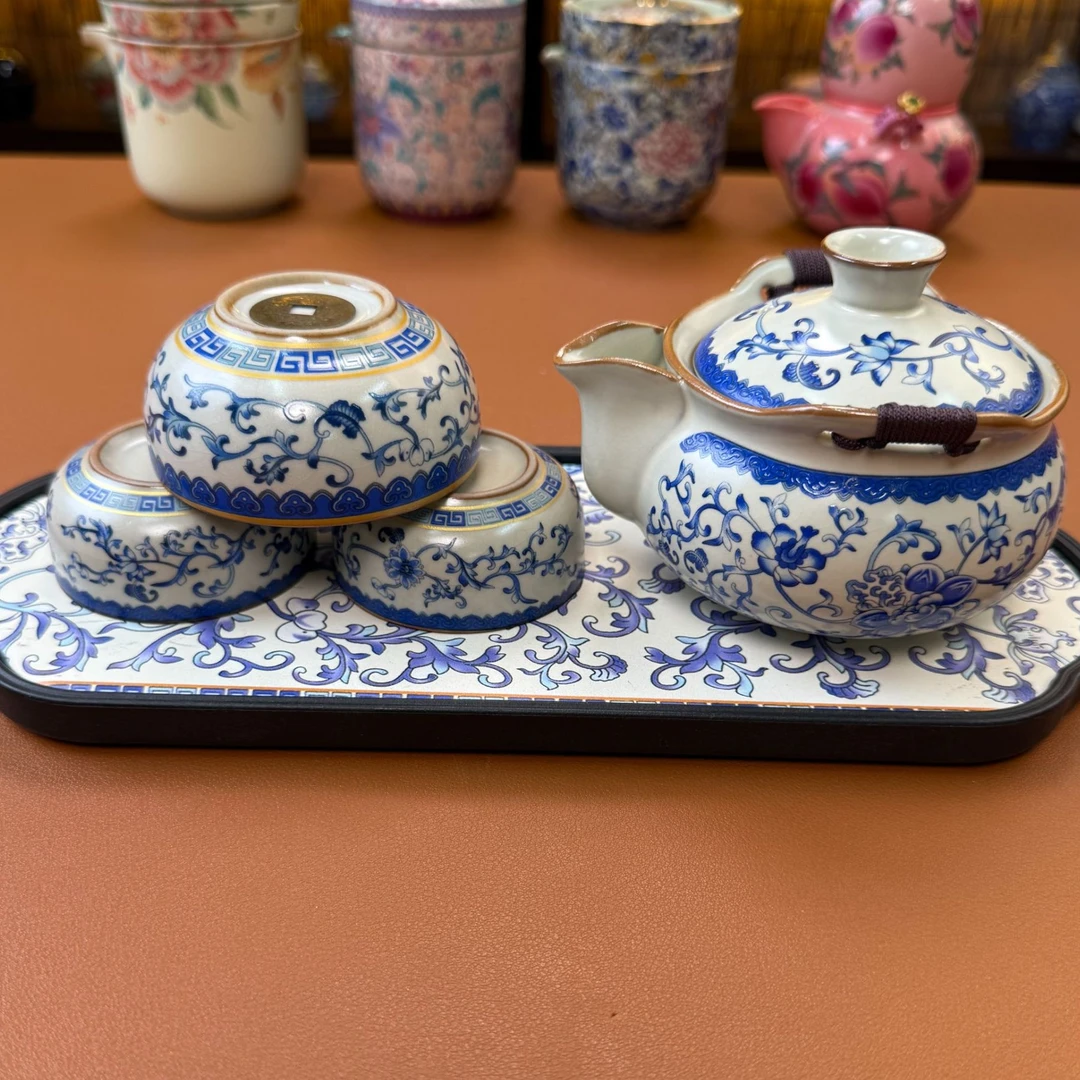 缠枝莲宝瓶手抓壶（1壶+3客杯） FG309
