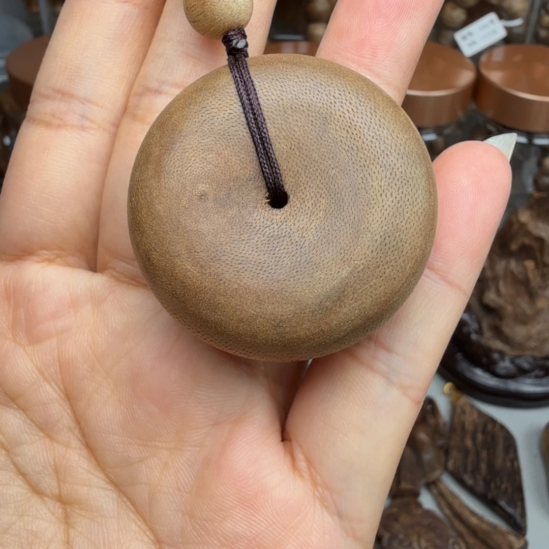 沉香沉香碎屑柬埔寨菩萨平安扣 7 克