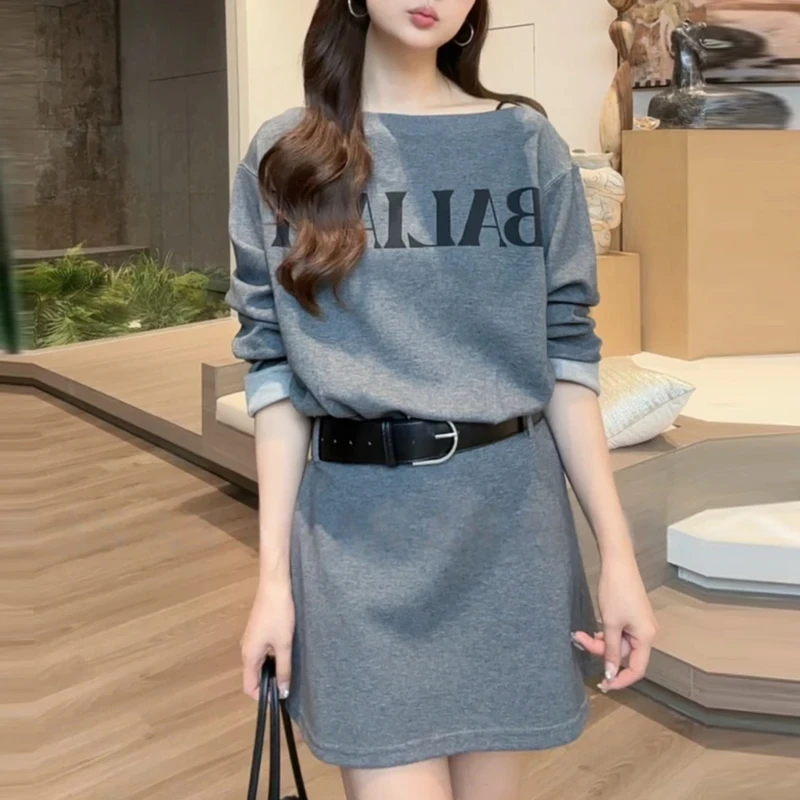 韩系气质斜领露肩长袖连衣裙女2025春秋新款设计感收腰显瘦短裙子