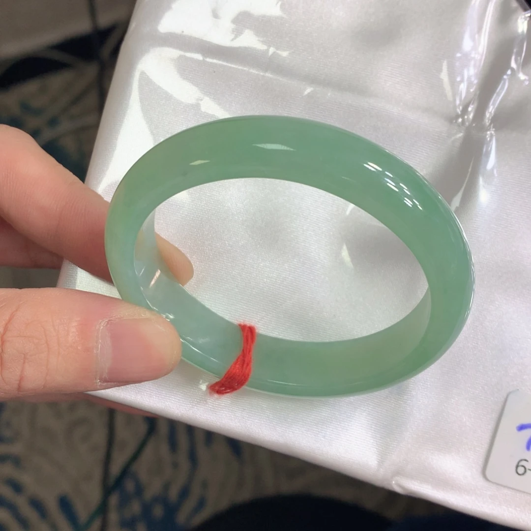 翡翠未镶嵌手镯（贵妃镯）翡翠（54贵妃）