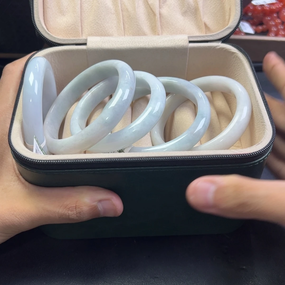 颈饰未镶嵌翡翠多样性拍一发一缅甸翡翠手镯货头