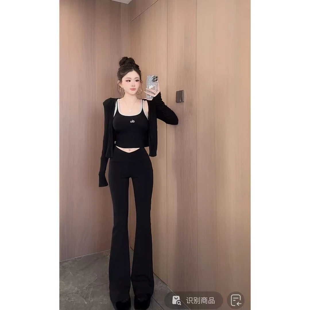 曼曼【结构组合】韩版辣妹拼色刺绣背心+纯色开衫两件套女