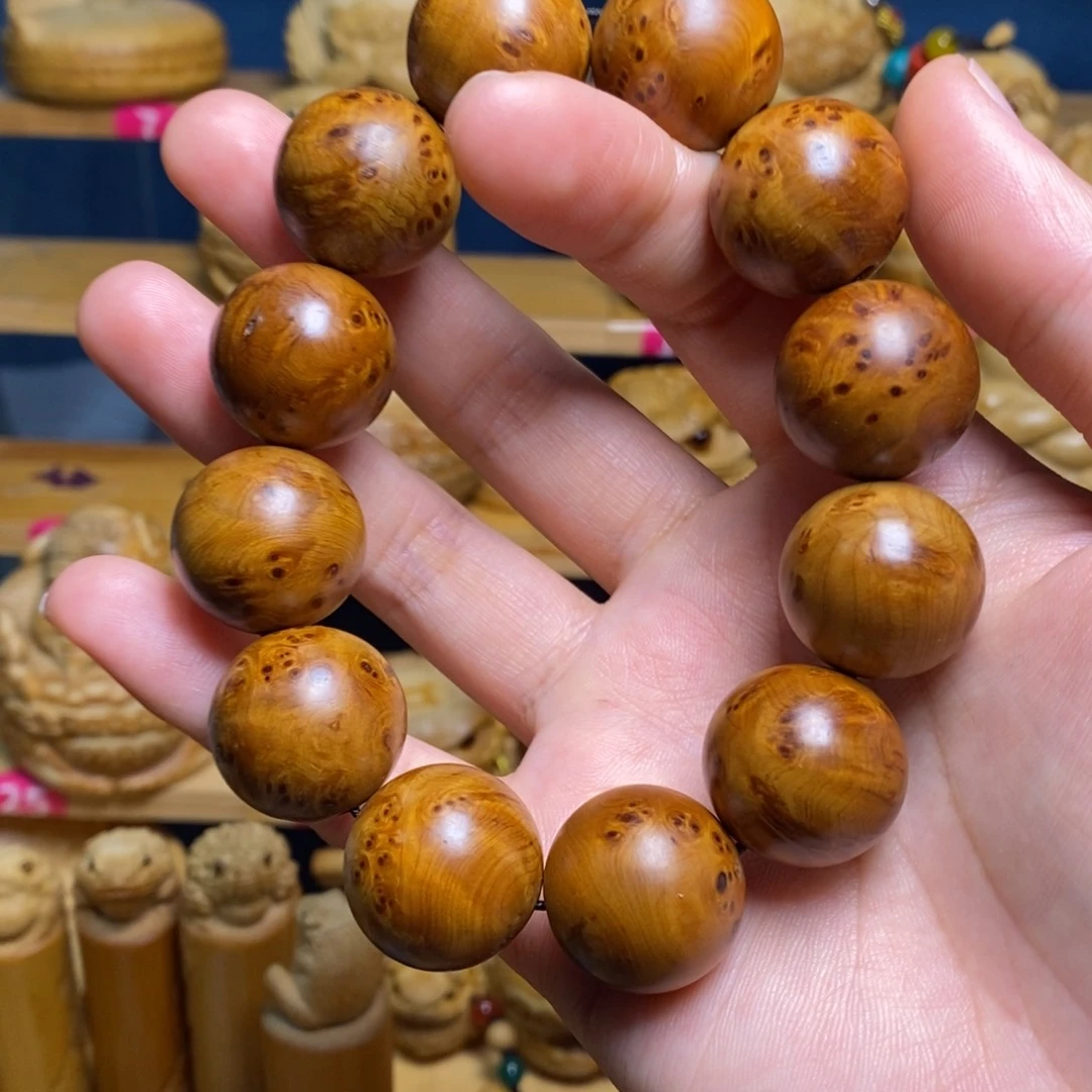 竹崖柏手串精工制作