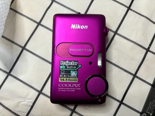 95新 Nikon/尼康 S1200PJ数码相机，带投影功能 1410万像素