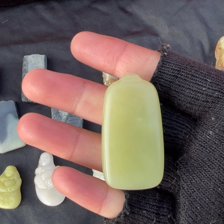 和田玉未镶嵌挂件