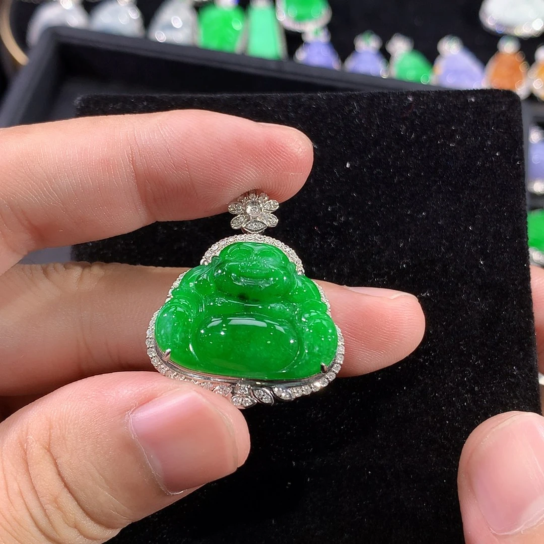 翡翠18K金镶嵌颈饰