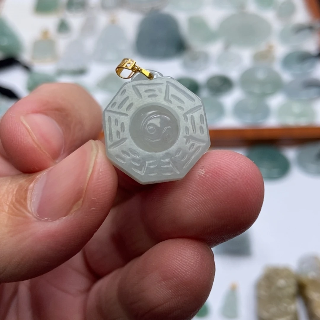 翡翠未镶嵌颈饰卦  天然缅甸ａ货翡翠