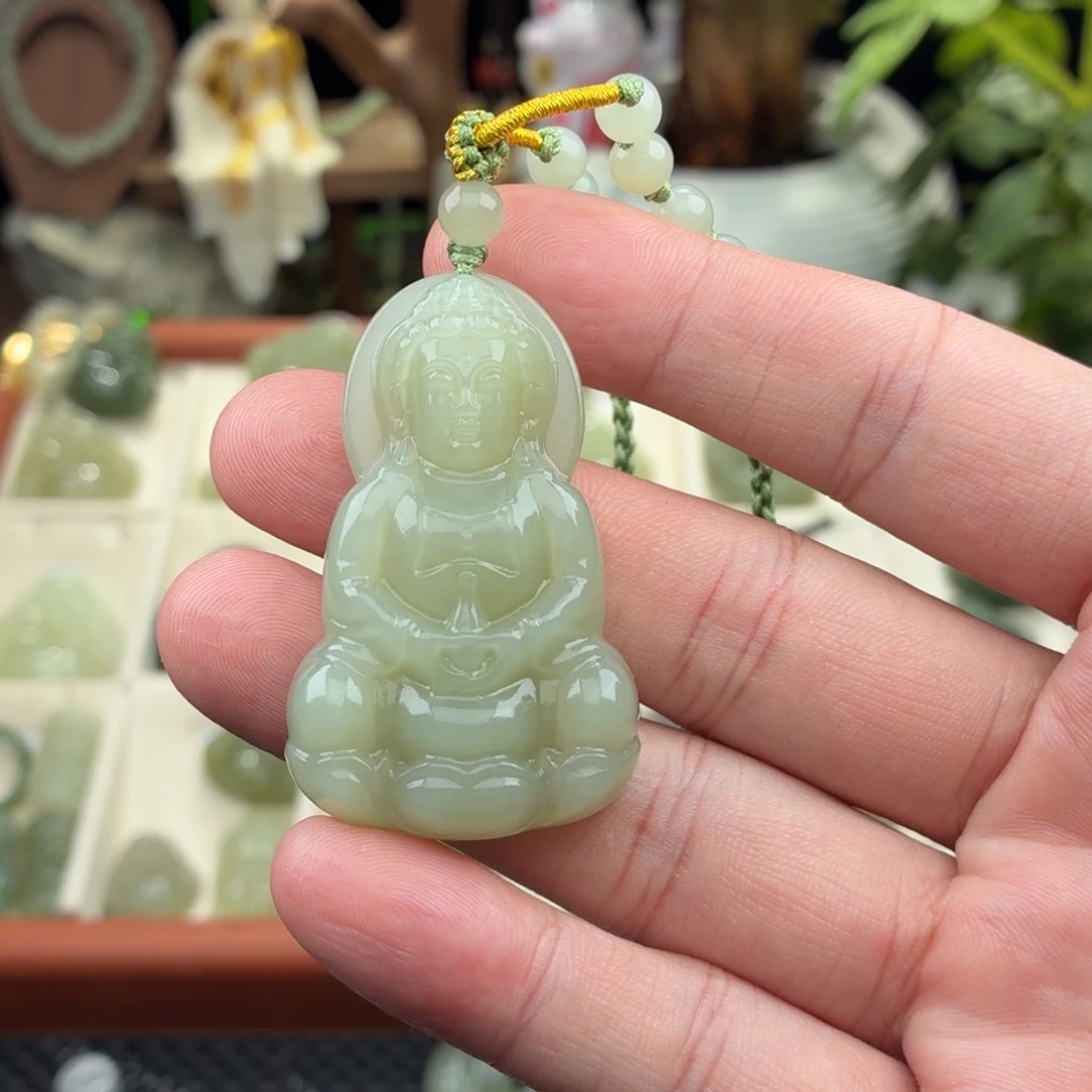 温***柚和田玉未镶嵌颈饰
