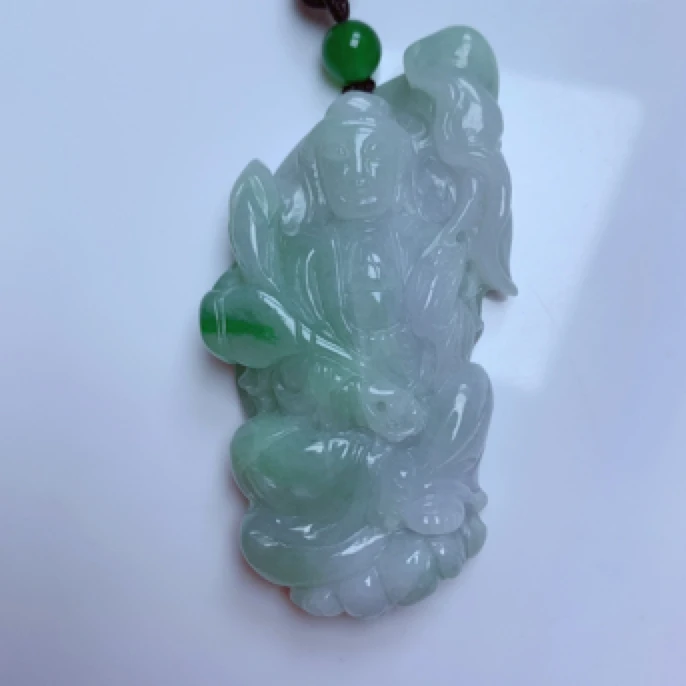 翡翠飘绿荷叶观音吊坠