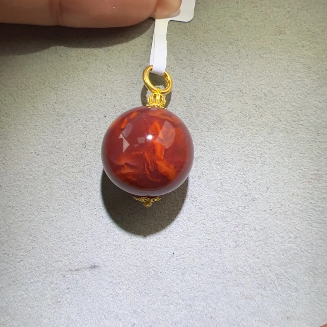 南红玛瑙18K金镶嵌（牛血圆珠吊坠19mm+多样性发一