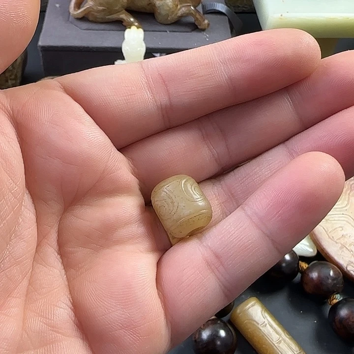 Z***W未镶嵌和田玉（糖玉）车挂