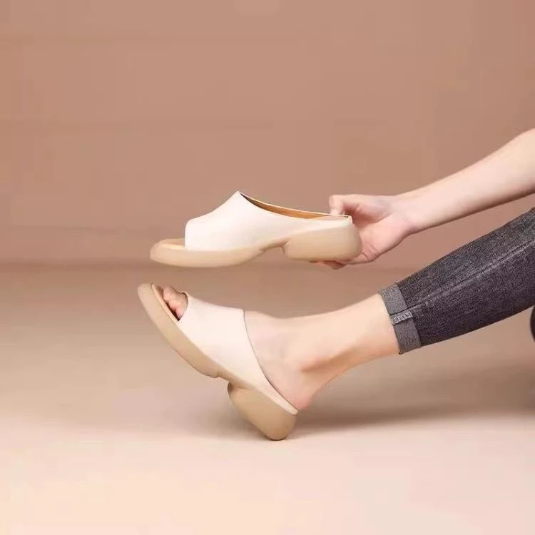 2025软底新款软皮拖鞋凉鞋时尚夏季百搭一字平底复古舒适外穿