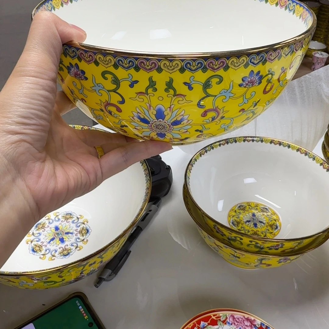 一个8英寸平脚汤盆