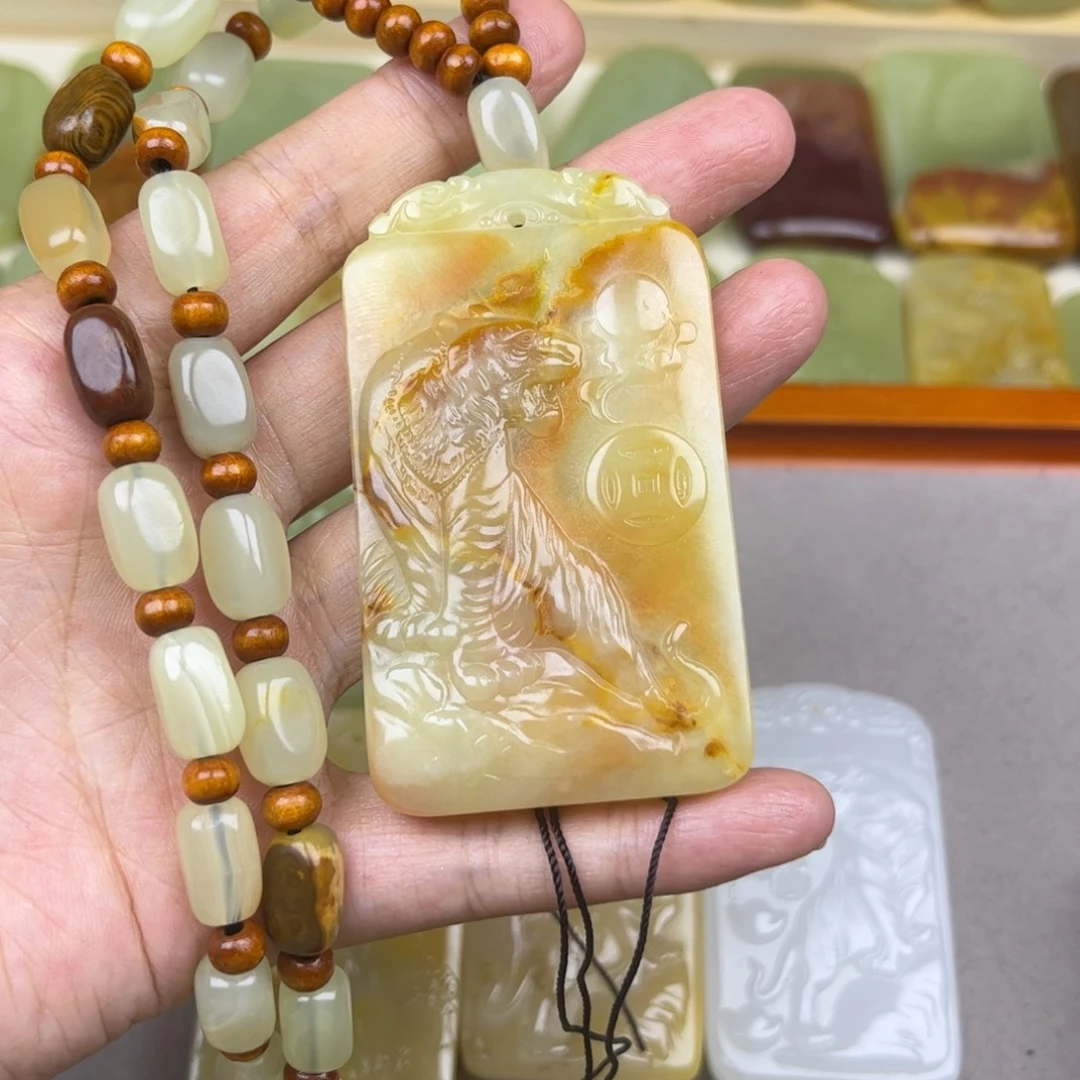 (****新疆昆仑山料虎牌