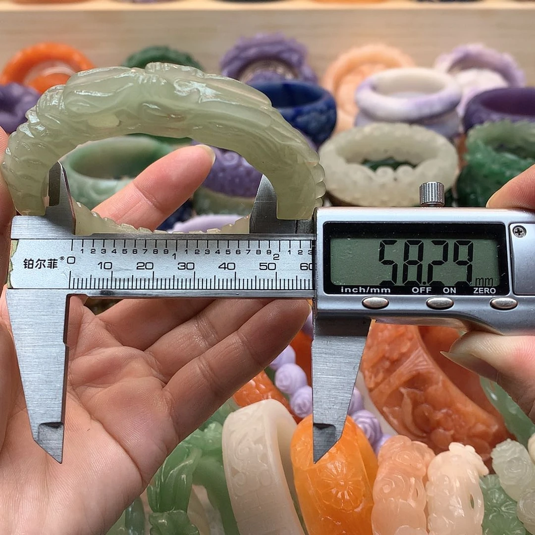 未镶嵌手镯石英质玉