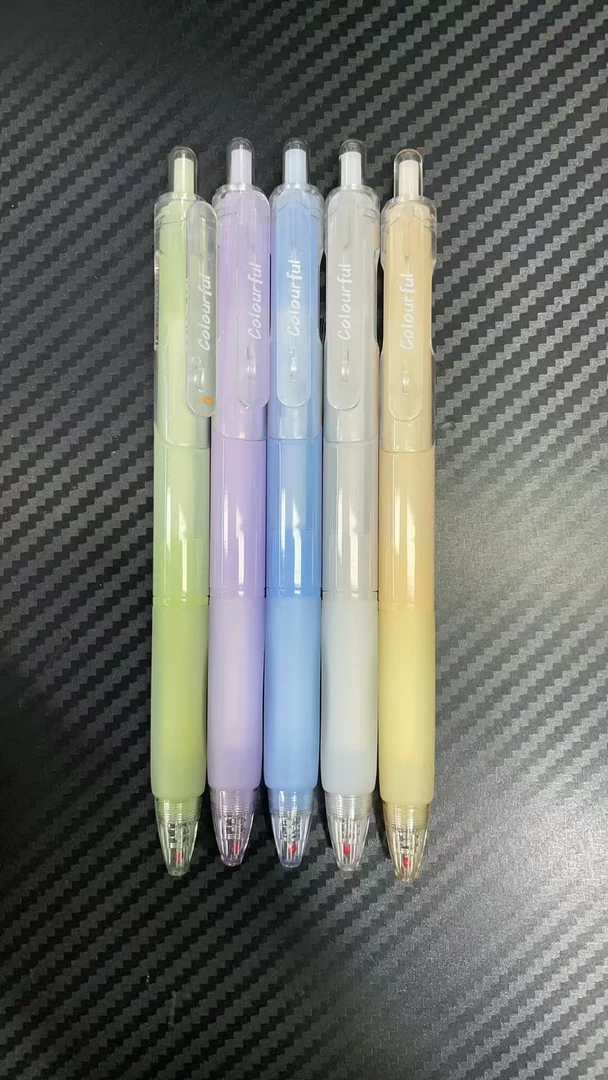发5支咔巴熊“奶茶布丁”黑墨。中性笔