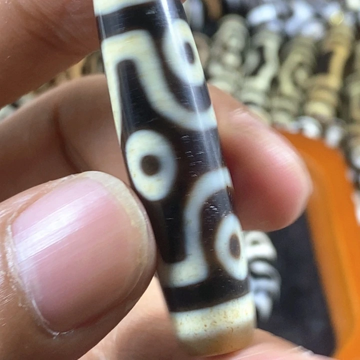 只买单纯的吊坠，没带链子，属的性质。