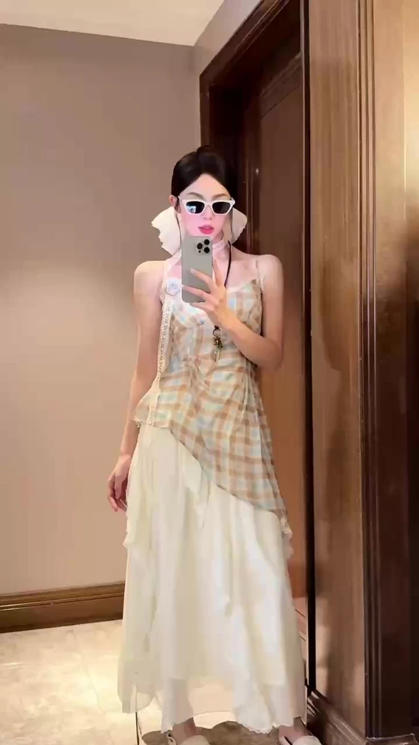 春夏新款设计感格纹不规则荷叶边上衣+半身裙套装女