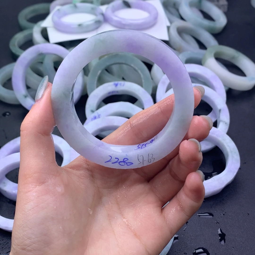 未镶嵌翡翠手镯定制翡翠