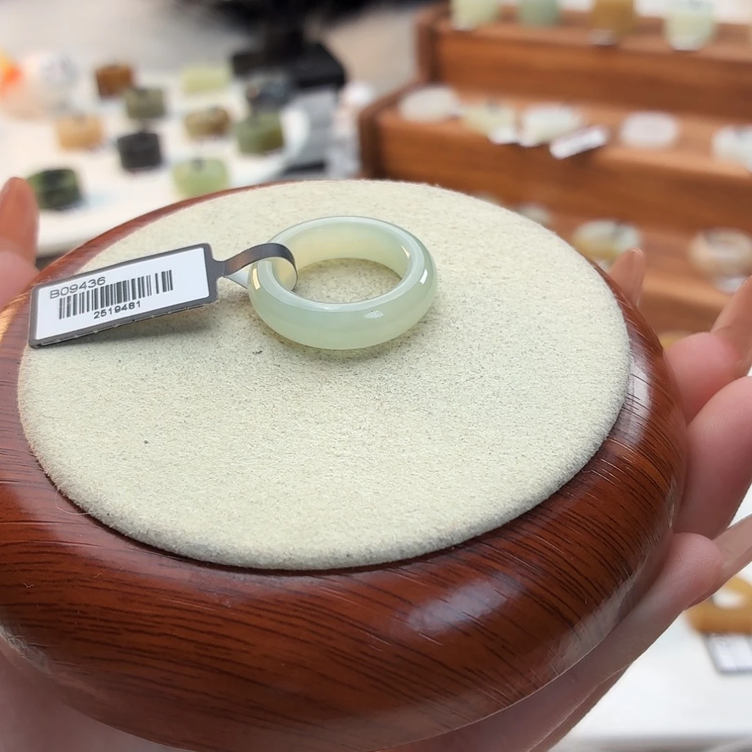 和田玉未镶嵌戒指晴水轮胎17.07mmj101