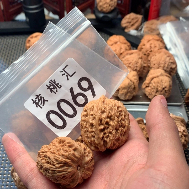 吊坠文玩核桃滚石