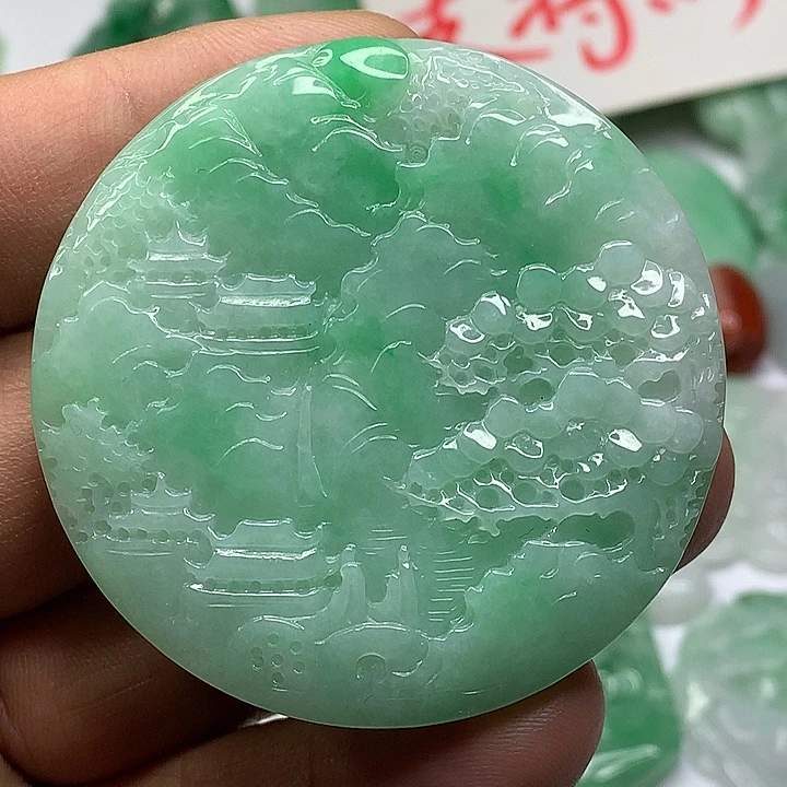 翡翠未镶嵌吊坠(赠链)