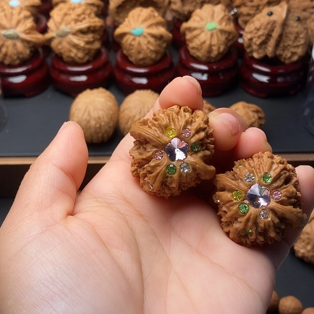 文玩核桃吊坠麻团元宝