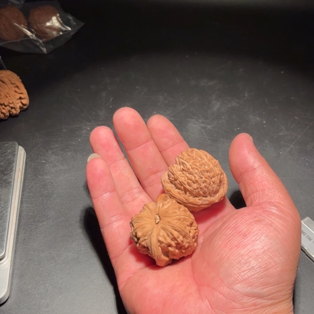 【闪购商品】释*文玩核桃木制手把件