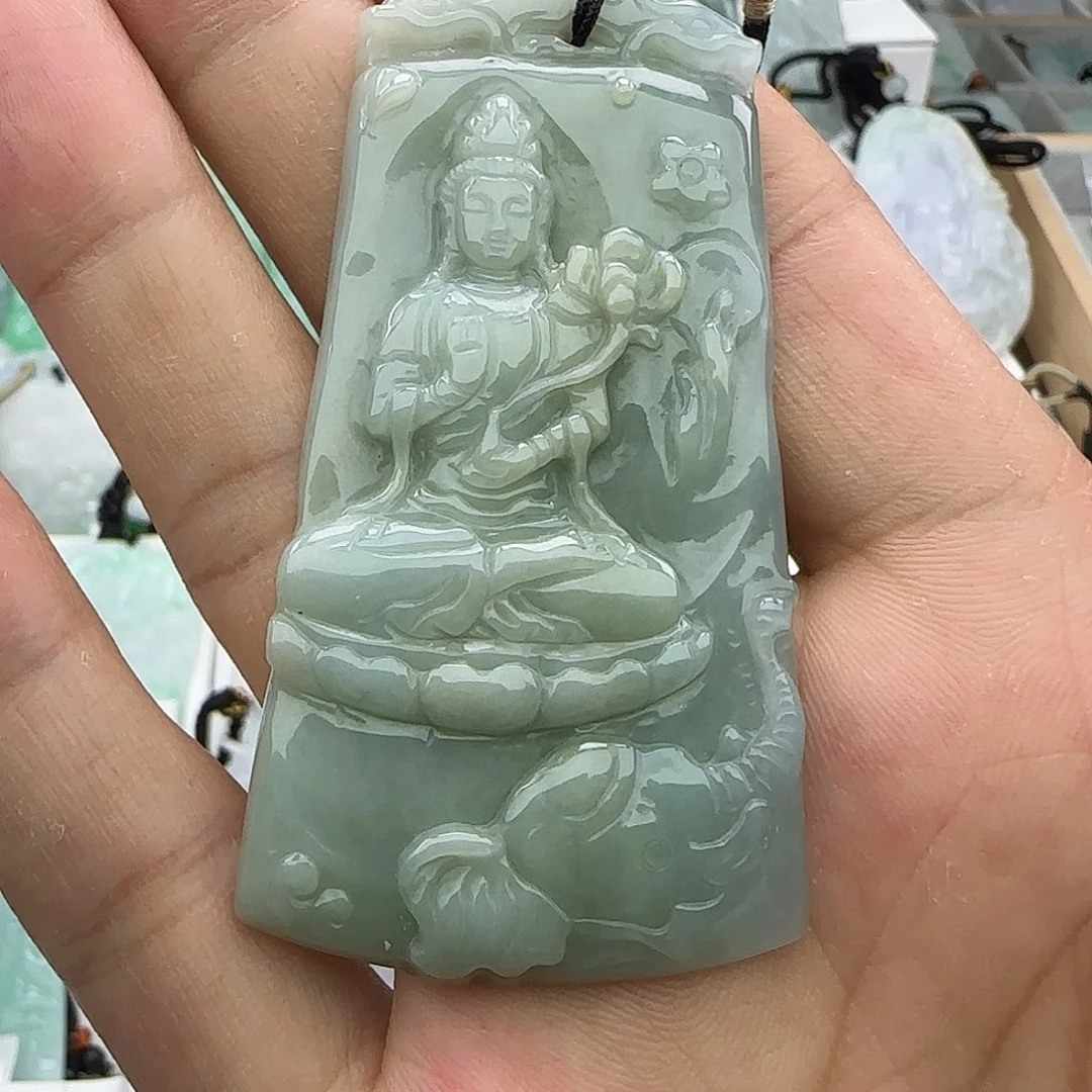 豆***宝翡翠未镶嵌颈饰翡翠