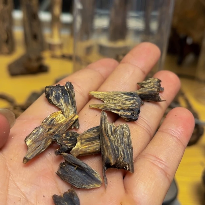 沉香碎屑沉香L****g陆河 。