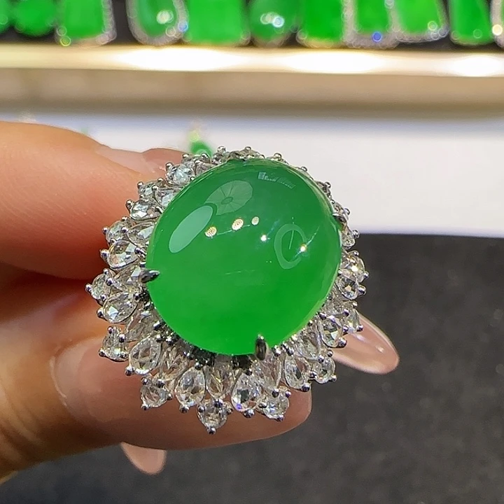 翡翠戒指18K金镶嵌蛋面