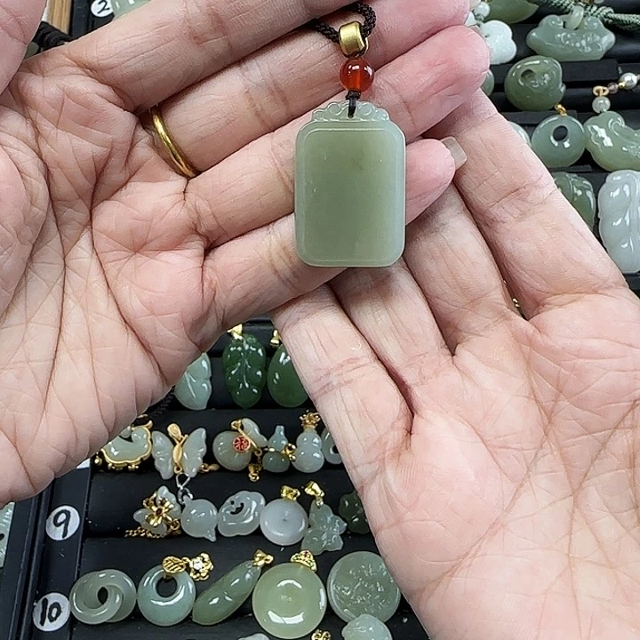 和田玉未镶嵌吊坠(不含链)