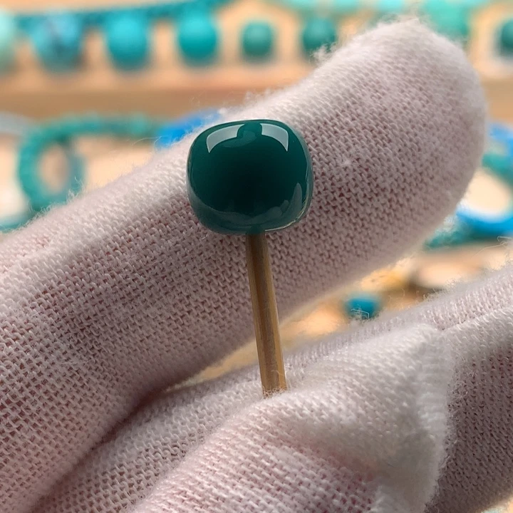 未镶嵌绿松石珠宝奇石