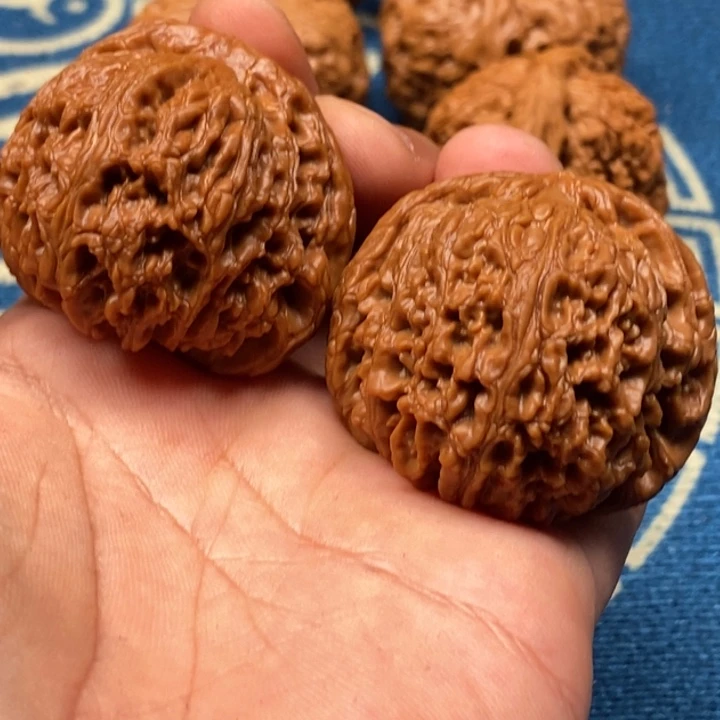 北***方文玩核桃吊坠南疆