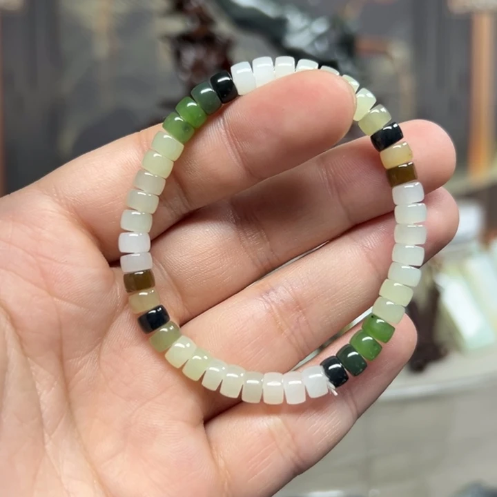 和田玉未镶嵌把件